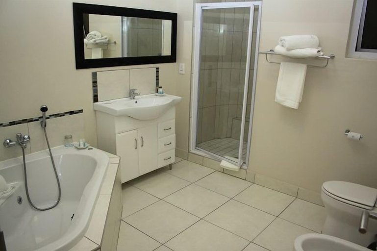 Bathroom 2, Seaside Hotel & Spa Swakopmund, Swakopmund