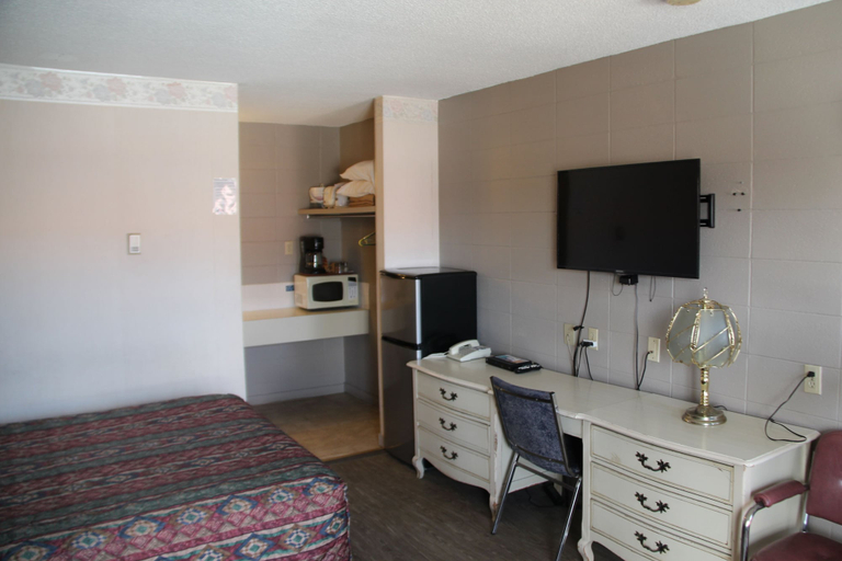 Others 5, Camrose Motel, Division No. 10