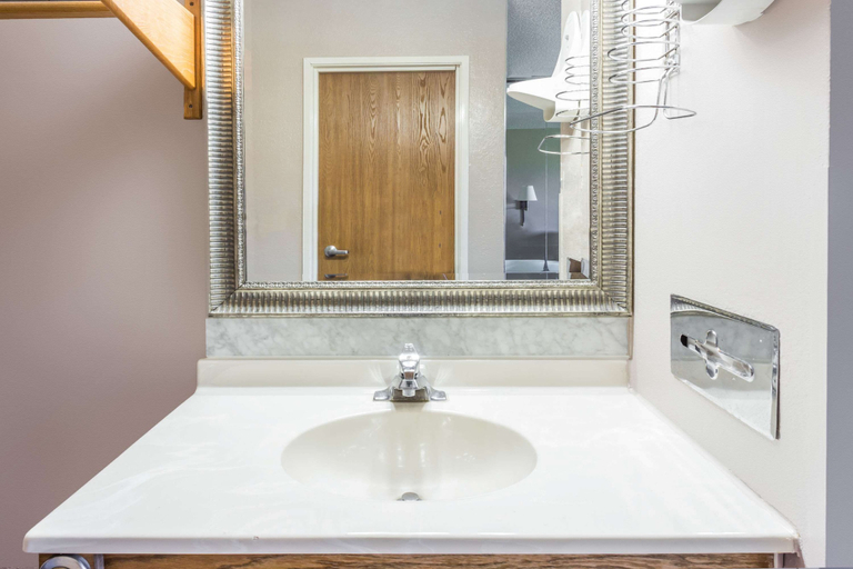 Bathroom 4, Super 8 by Wyndham Joliet I-55 N/Chicago, Will