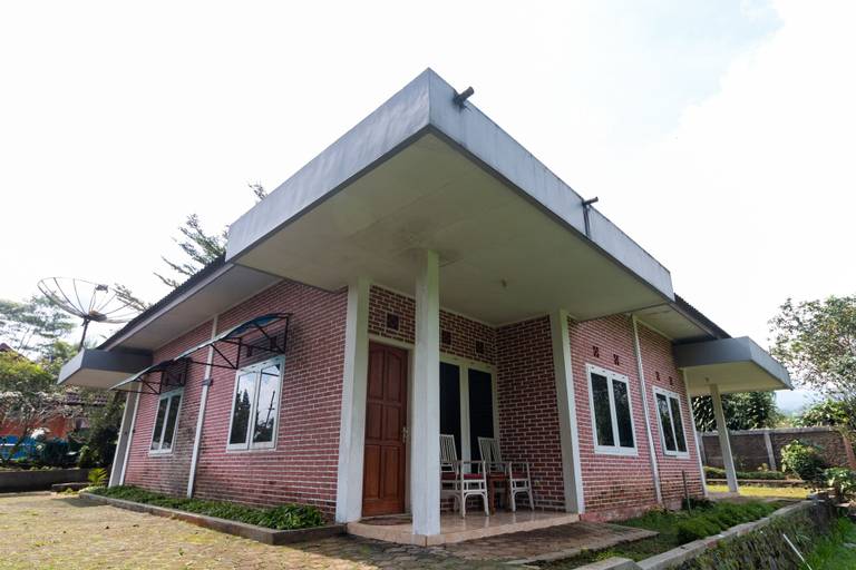 Exterior & Views 2, OYO 644 Grand Yustik Selabintana, Sukabumi