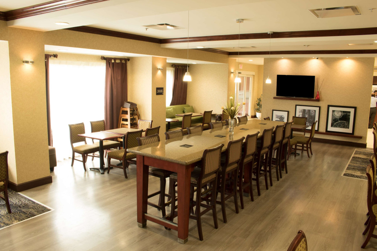 Food & Drinks 5, Hampton Inn By Hilton Ciudad Victoria, Victoria