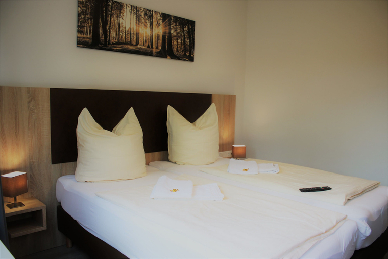 Bedroom 2, Hotel Restaurant Tüxen, Rendsburg-Eckernförde