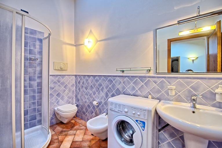 Bathroom 3, Certaldo, Florence
