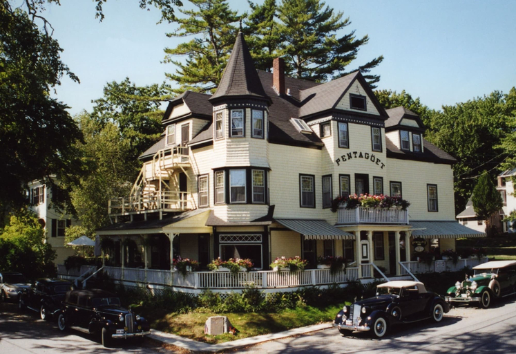 Exterior & Views