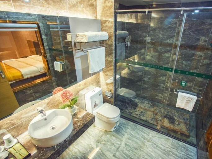 Bathroom 3, GreenTree Inn Shantou Jinping District Leshan Road Hotel, Shantou