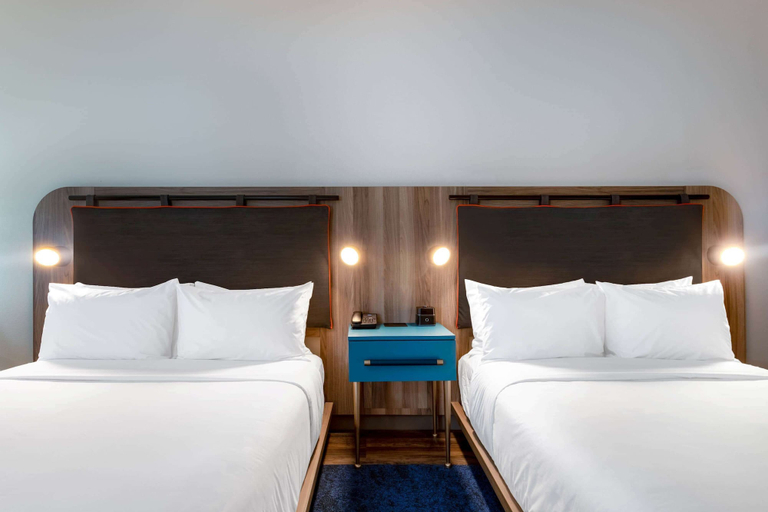 Bedroom 4, TRYP by Wyndham Orlando, Orange