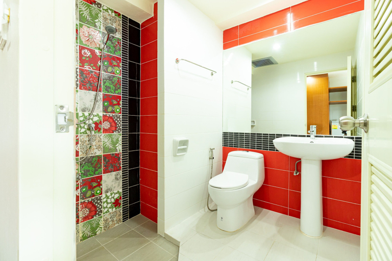Bathroom 4, Prosperous, Hat Yai