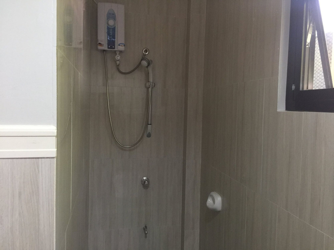 Bathroom 2, Bella Vista Resort, Naguilian