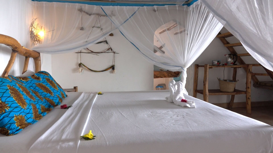 Bedroom 4, Karamba, Kusini