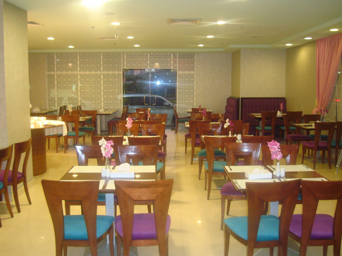 Food & Drinks 5, Al Manar Grand Hotel Apartments, Dubai