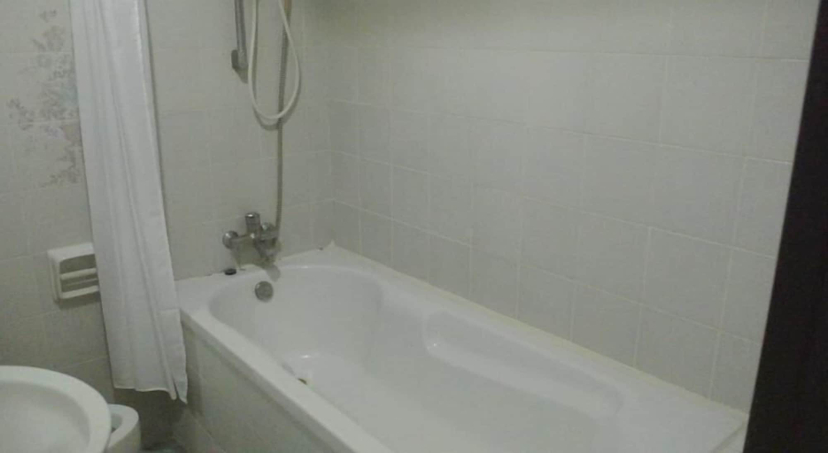 Bathroom 5, Oriental Smile Hotel, Ratchathewi