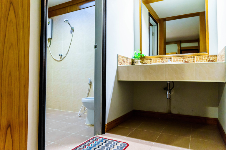 Bathroom 4, Siri Hotel, Muang Nakhon Ratchasima