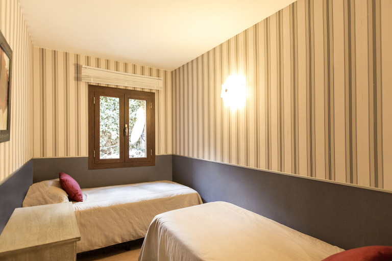 Bedroom 4, Hotel y Apartamentos DES PUIG, Baleares