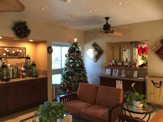 Food & Drinks 5, GetAways at Vista Mirage, Riverside
