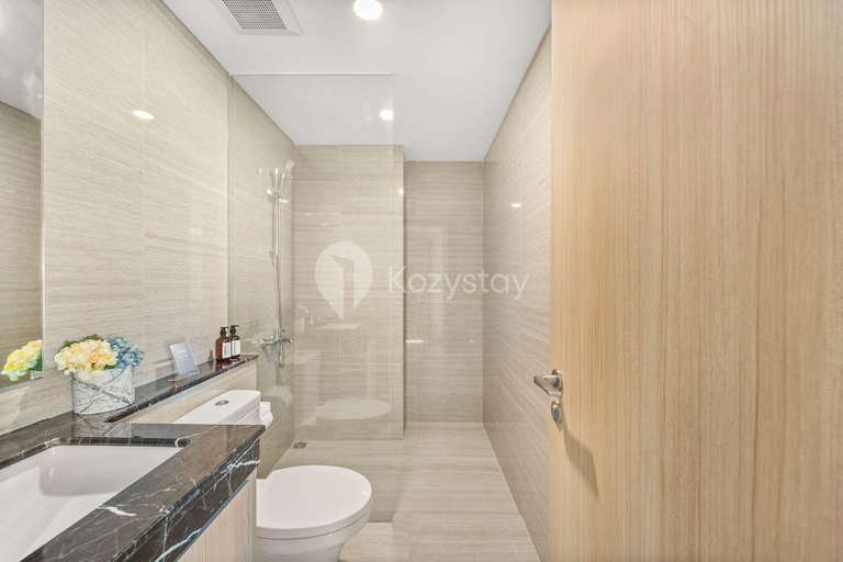 Bathroom 5, Vue by Kozystay, Tangerang