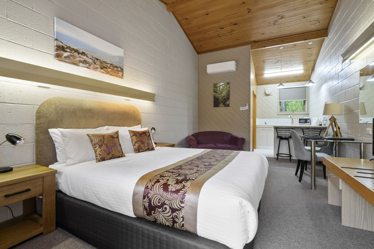 Bedroom 3, Gold Rush Inn, West Coast