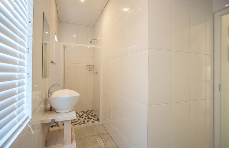 Bathroom 3, Fork West Apartments - Top Floor 1, West Coast