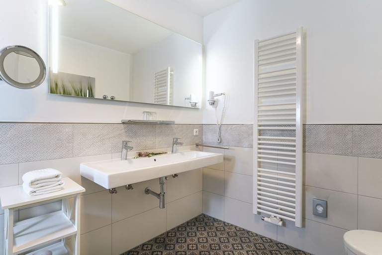 Bathroom 5, Pirn'scher Hof - Hotel Garni, Sächsische Schweiz-Osterzgebirge
