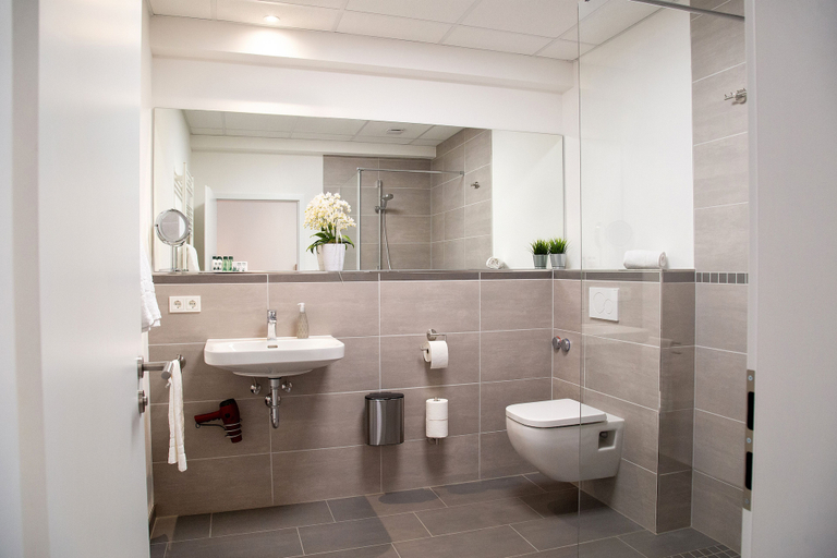 Bathroom 5, sevenDays Hotel Boardinghouse Kirchheim, Hersfeld-Rotenburg