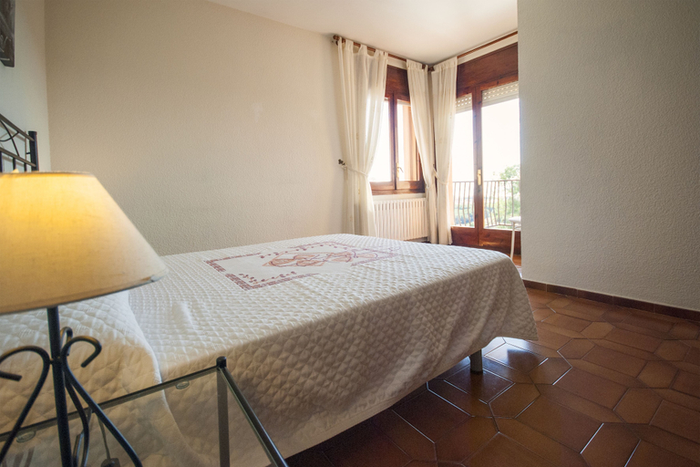 Bedroom 2, Villa Carvajal, Girona