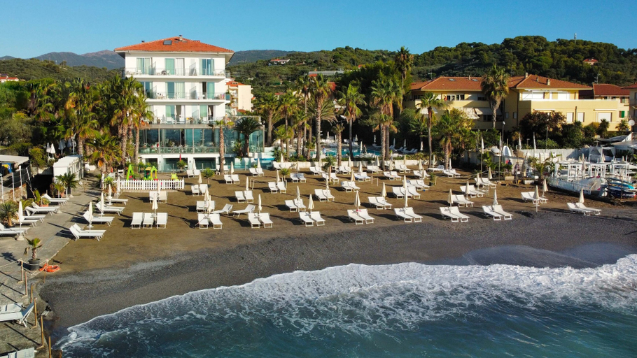 Exterior & Views 2, Hotel Caravelle Thalasso & Wellness, Imperia