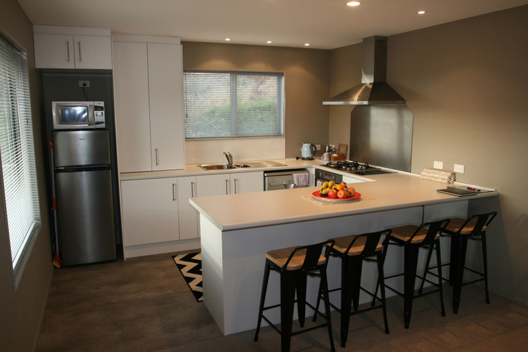 Others 4, Mapleview Cottage, Mackenzie
