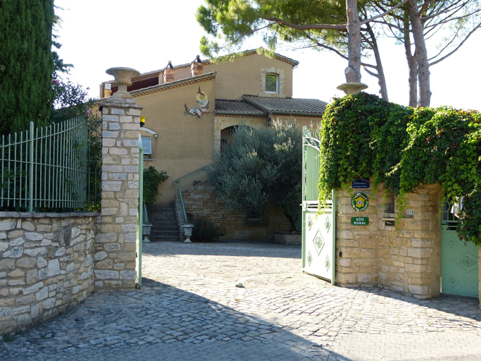 Exterior & Views 2, Villa Thebaïde Chambres d'hôtes, Gard