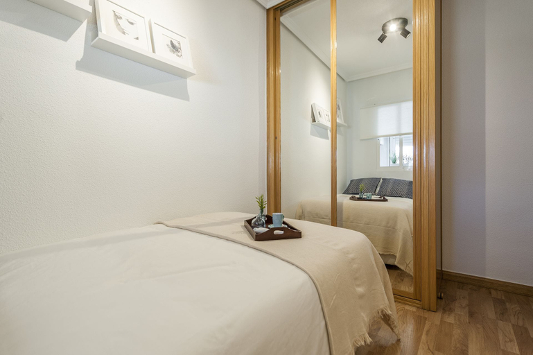 Bedroom 2, Ifema - Aeropuerto, Madrid