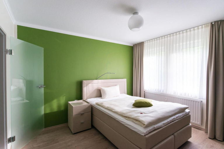 Bedroom 3, Hotel am Herkules - garni, Kassel