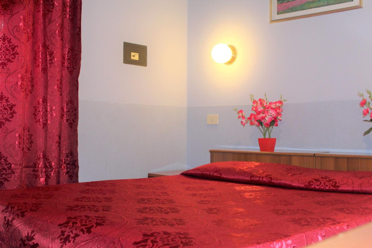 Bedroom 4, Eurorooms, Rome