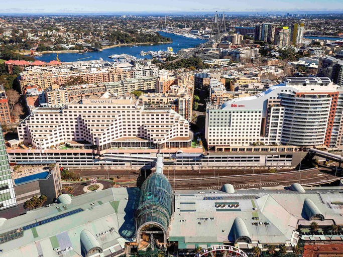 Exterior & Views 29