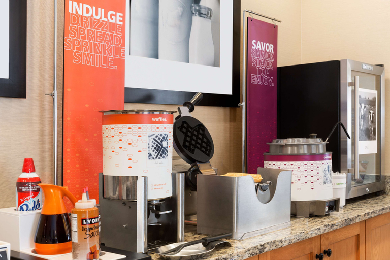 Food & Drinks 5, Hampton Inn Houston-Willowbrook Mall, Houston
