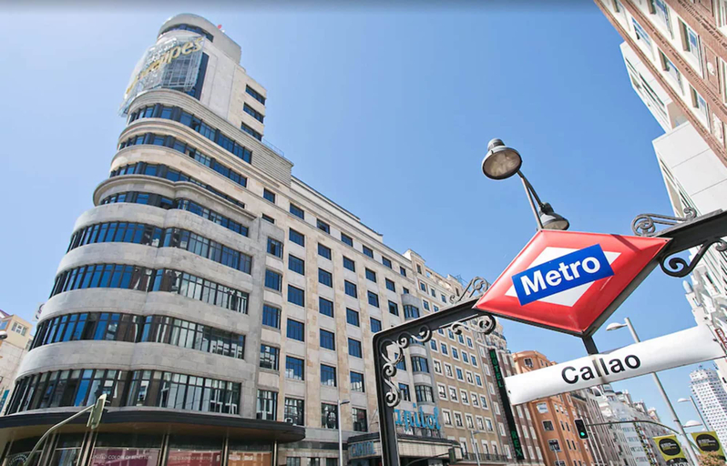 Exterior & Views 2, Main Street Madrid, Madrid