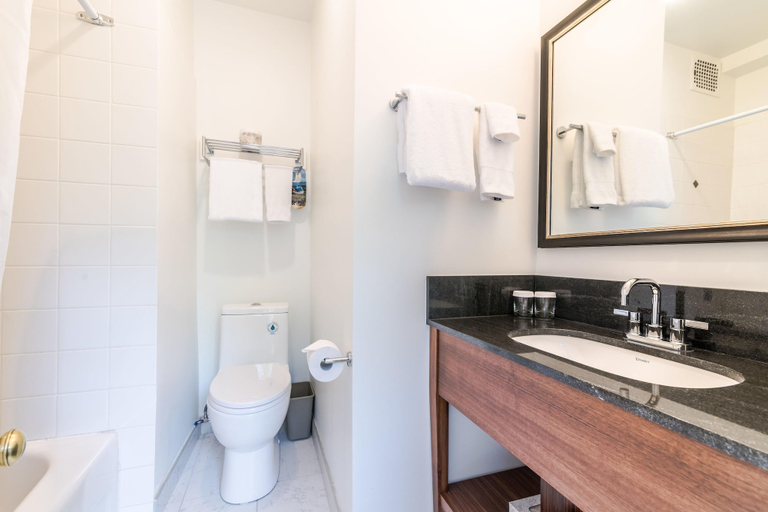 Bathroom 4, Sylvia Hotel, Greater Vancouver