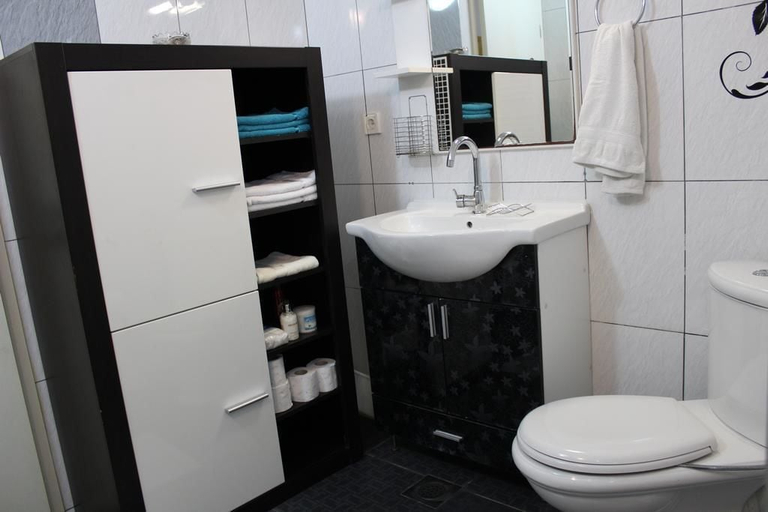 Bathroom 3, Apartments Basta, Sarajevo