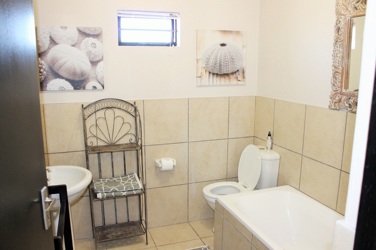 Bathroom 3, Santini Village 103, Eden