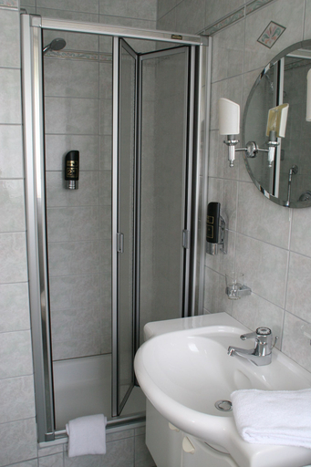 Bathroom 5, Sure Hotel by Best Western Rhoen Garden, Fulda