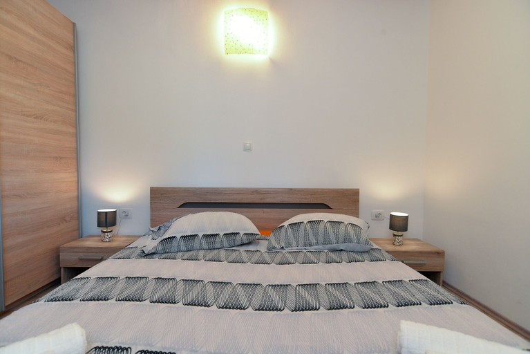 Bedroom 2, Apartment 1395, Fažana