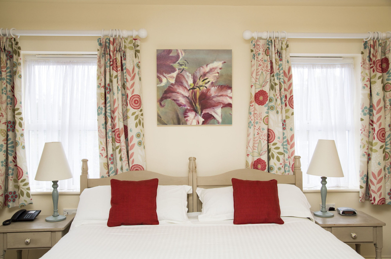 Bedroom 2, Casey's of Baltimore Collection