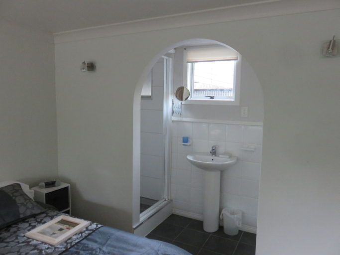 Bathroom, The Lighthouse, Waitakere
