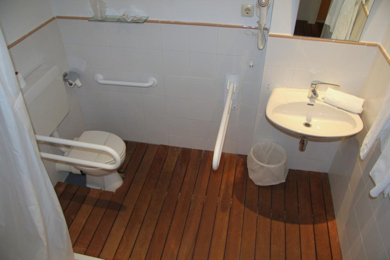 Bathroom 4, Hotel AHC Cáceres, Cáceres