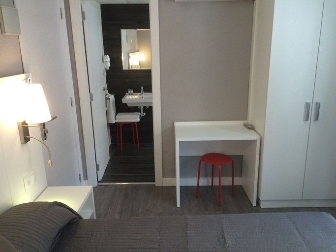 Bedroom 2, Hostal Boutique Benidorm Blue Beach, Alicante