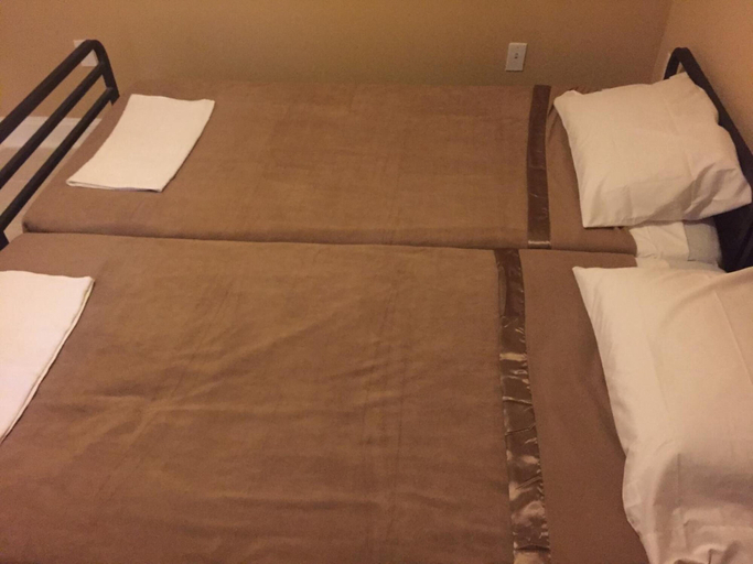 Bedroom 3, DC International Hostel 2, Washington D.C.