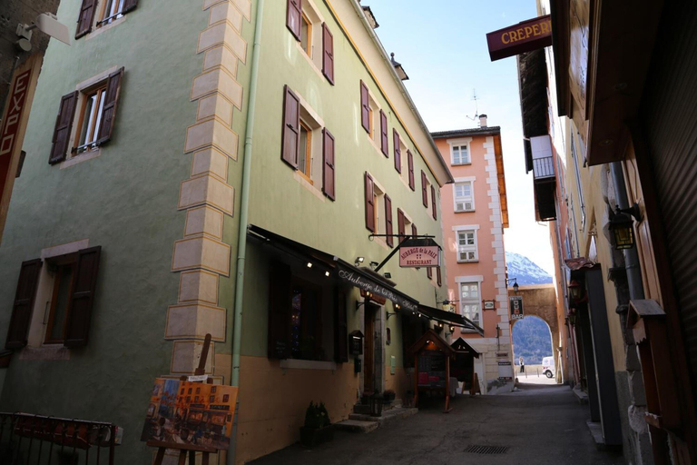 Exterior & Views 2, Auberge de la paix, Hautes-Alpes