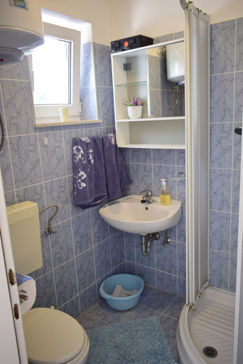Bathroom, Apartment Rina, Malinska-Dubašnica