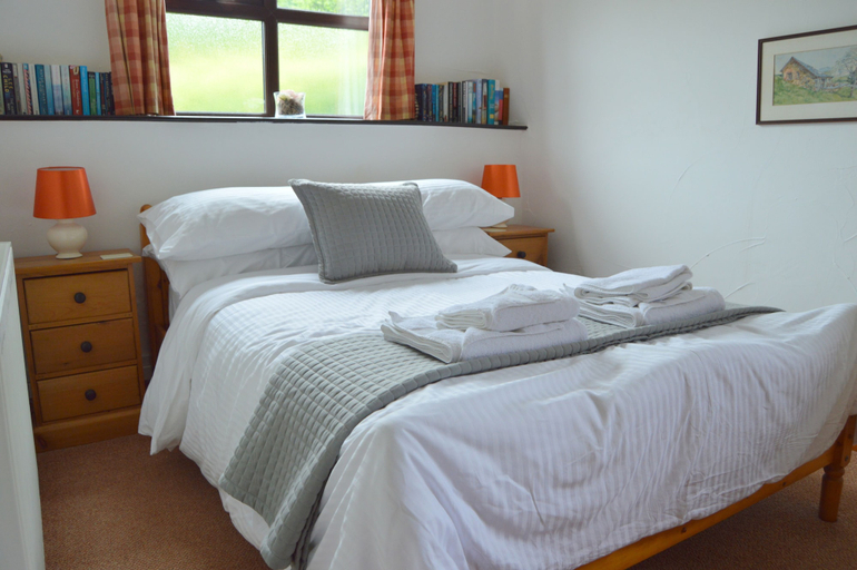 Bedroom 2, Shipload Cottage, Devon