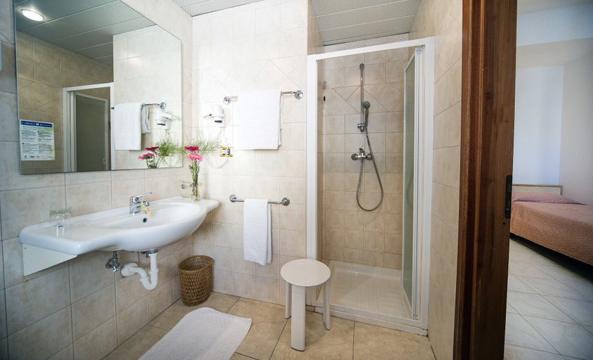 Bathroom 5, Joli Park Hotel, Lecce