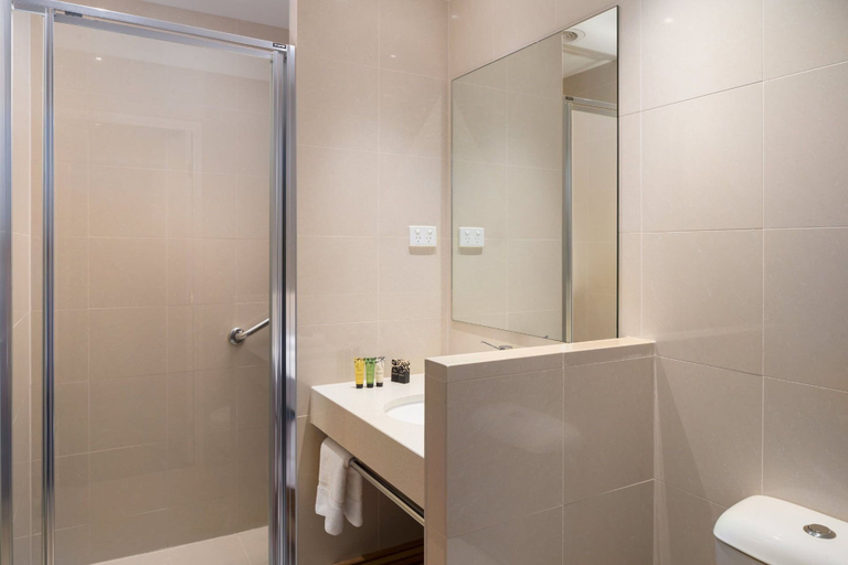 Bathroom 4, The Victoria Hotel Melbourne, Melbourne