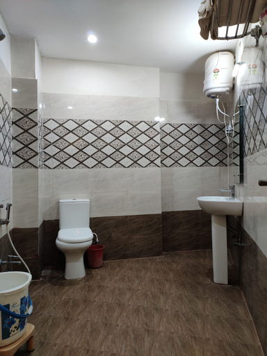 Bathroom, Hotel Maple Delite, Lucknow