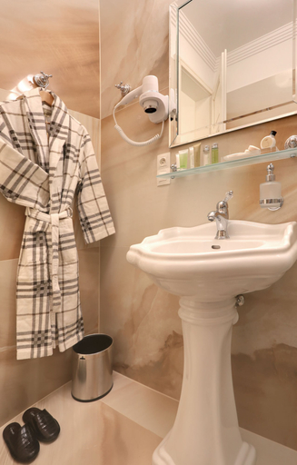 Bathroom 5, Ferdinandhof Apart-Hotel, Karlovy Vary